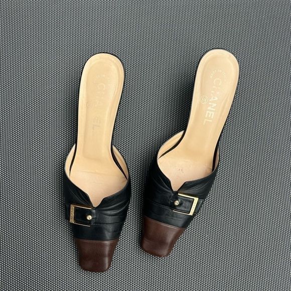 Vintage CHANEL slide-on mules - Picture 1 of 7